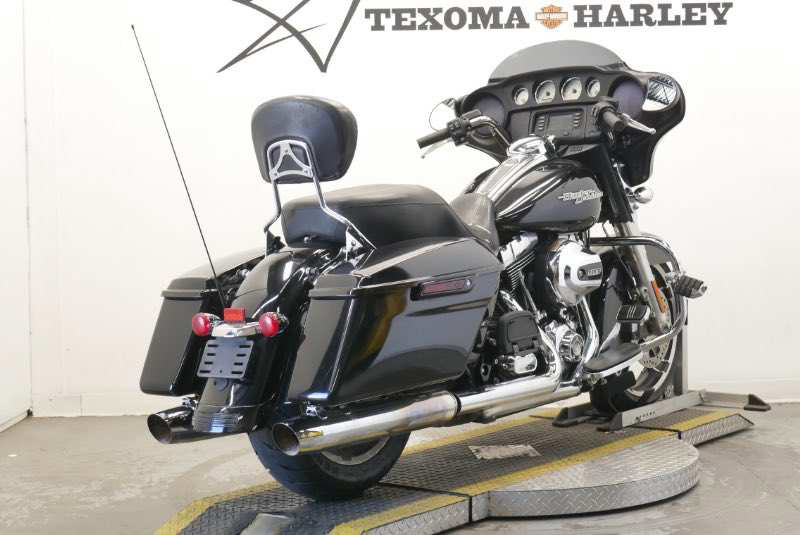 Street Glide®
