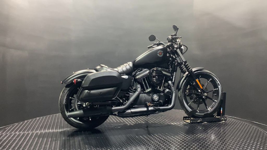 Iron 883®