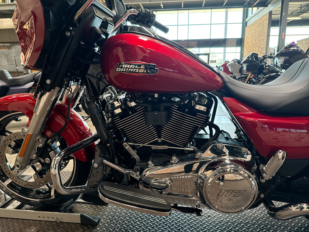 Street Glide®
