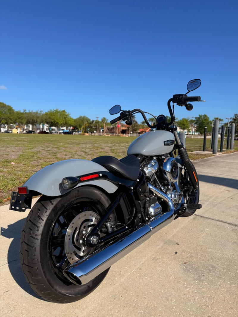 Street Bob®