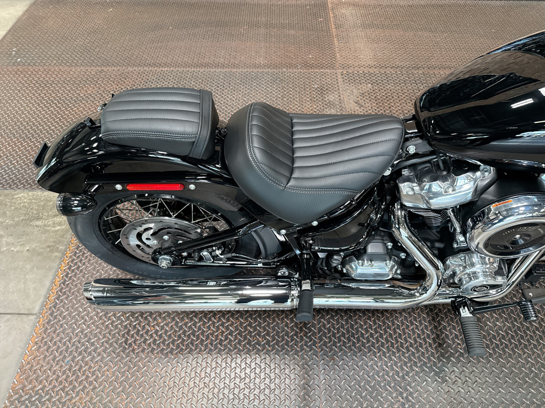 Street Bob®