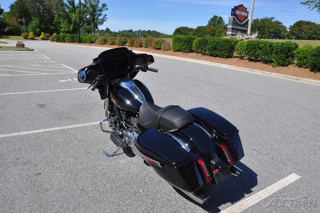 Street Glide®