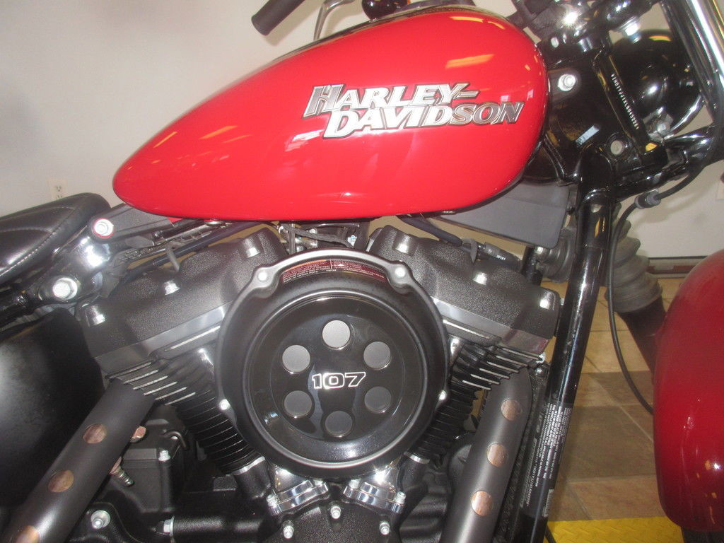 Street Bob®