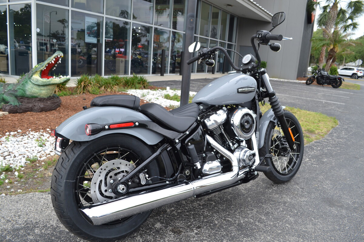 Street Bob®