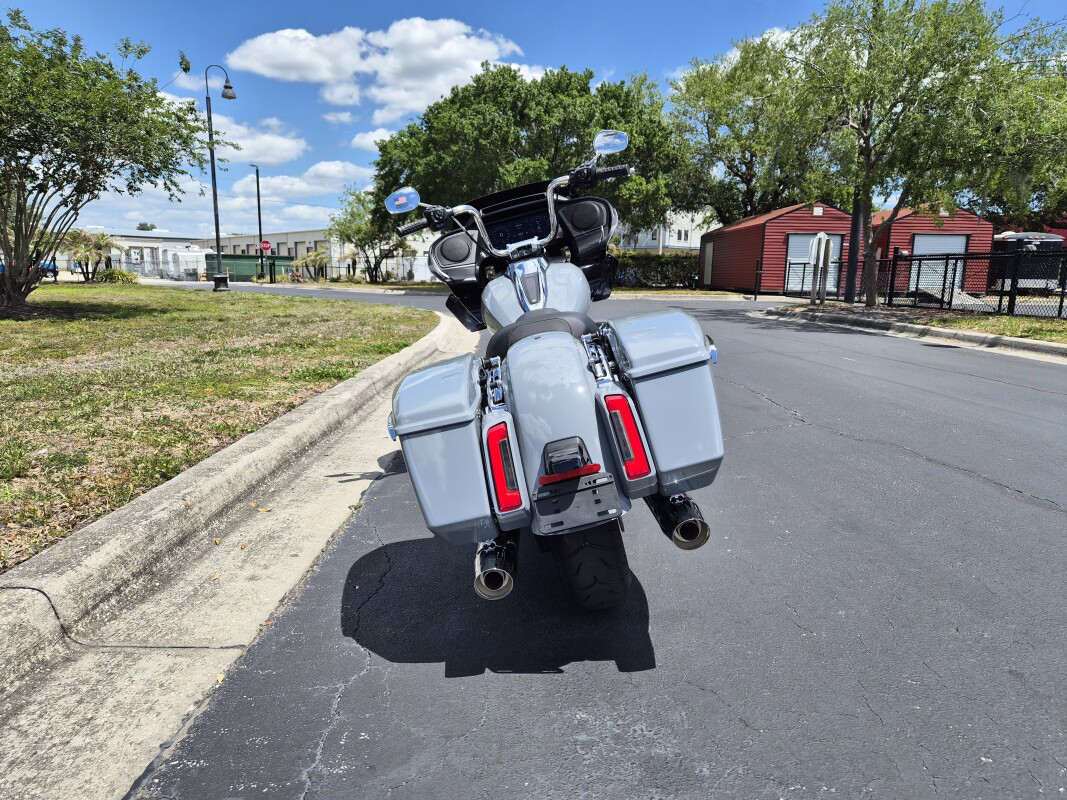 Road Glide®