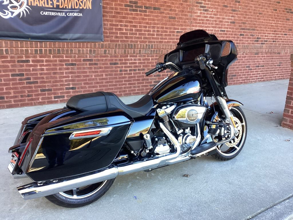 Street Glide®