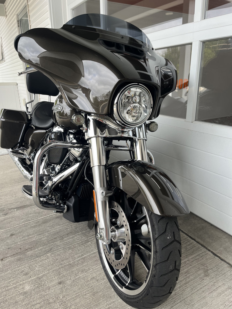 Street Glide®