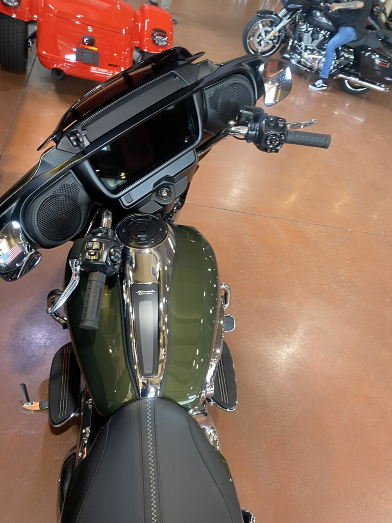 Street Glide®