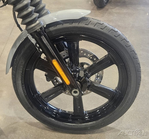 Street Bob®