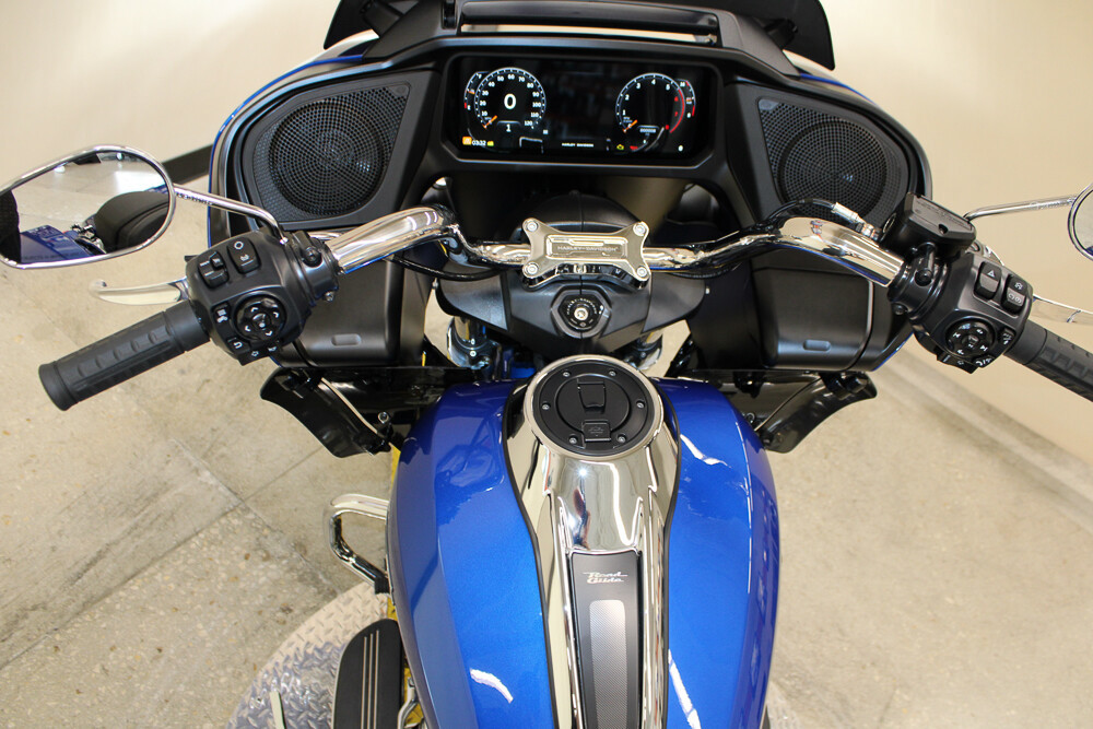 Road Glide®