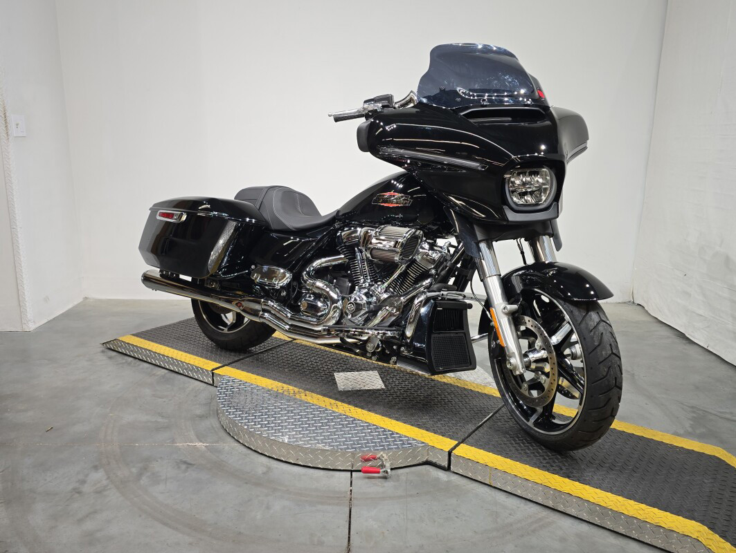 Street Glide®