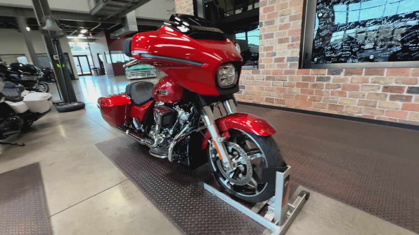 Street Glide®
