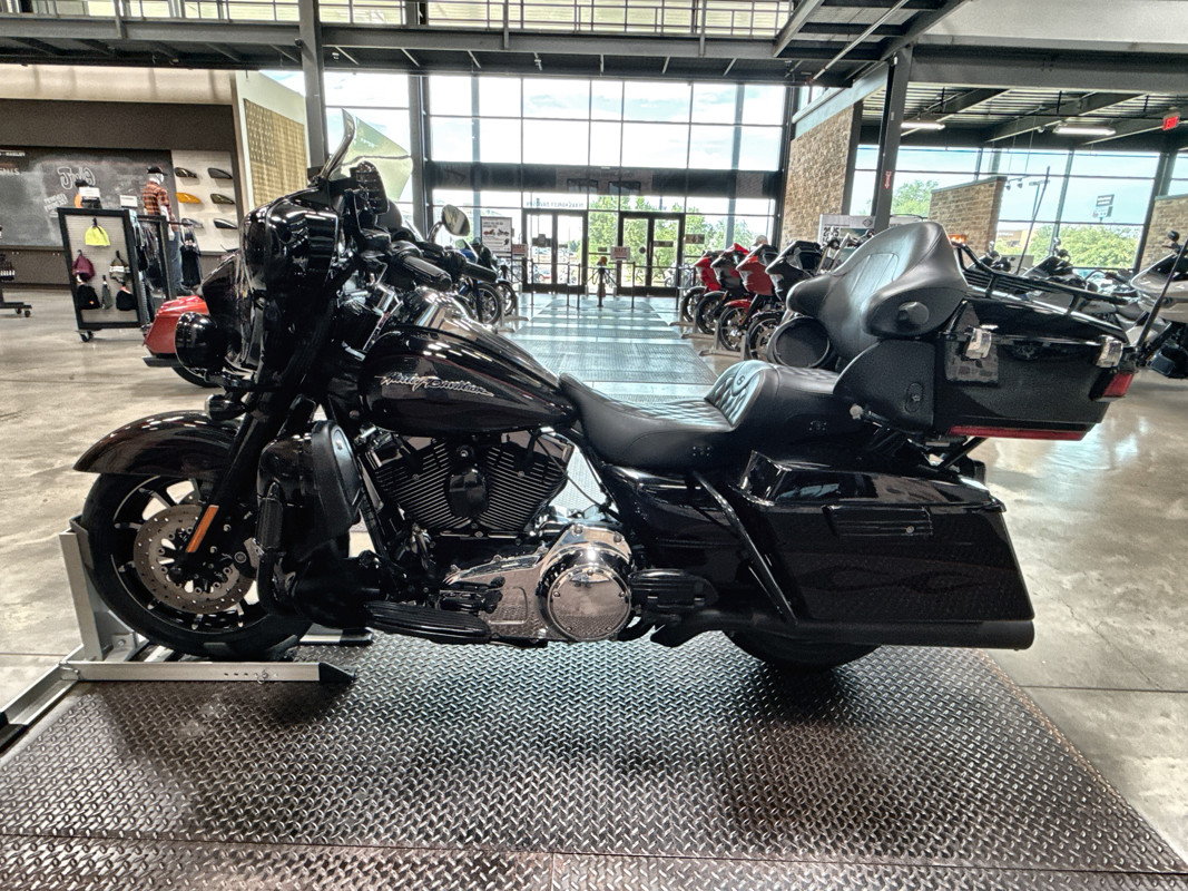 CVO® Ultra Classic® Electra Glide® 