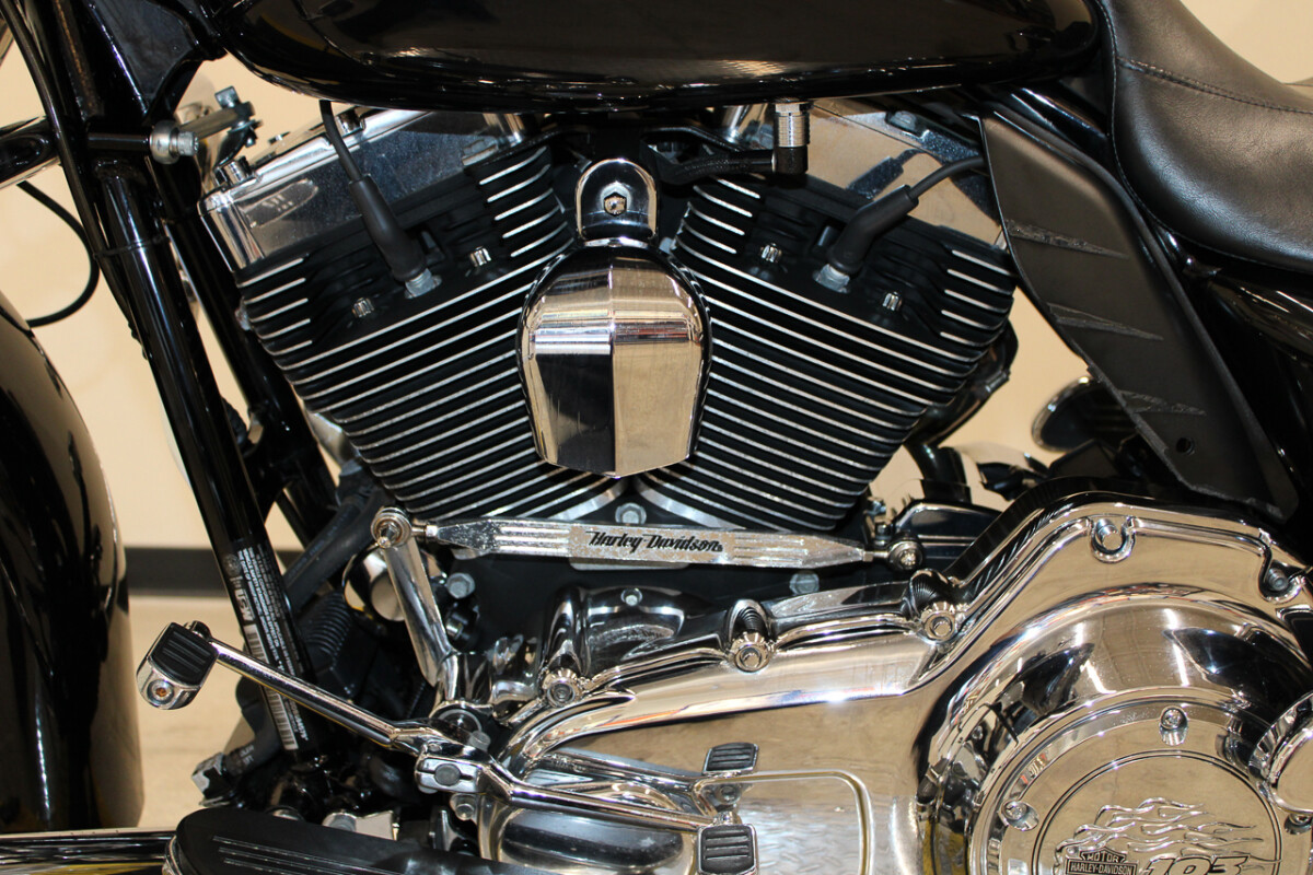 Street Glide®