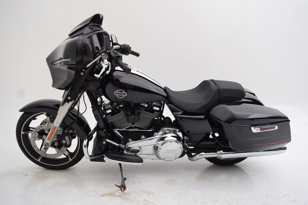 Street Glide®