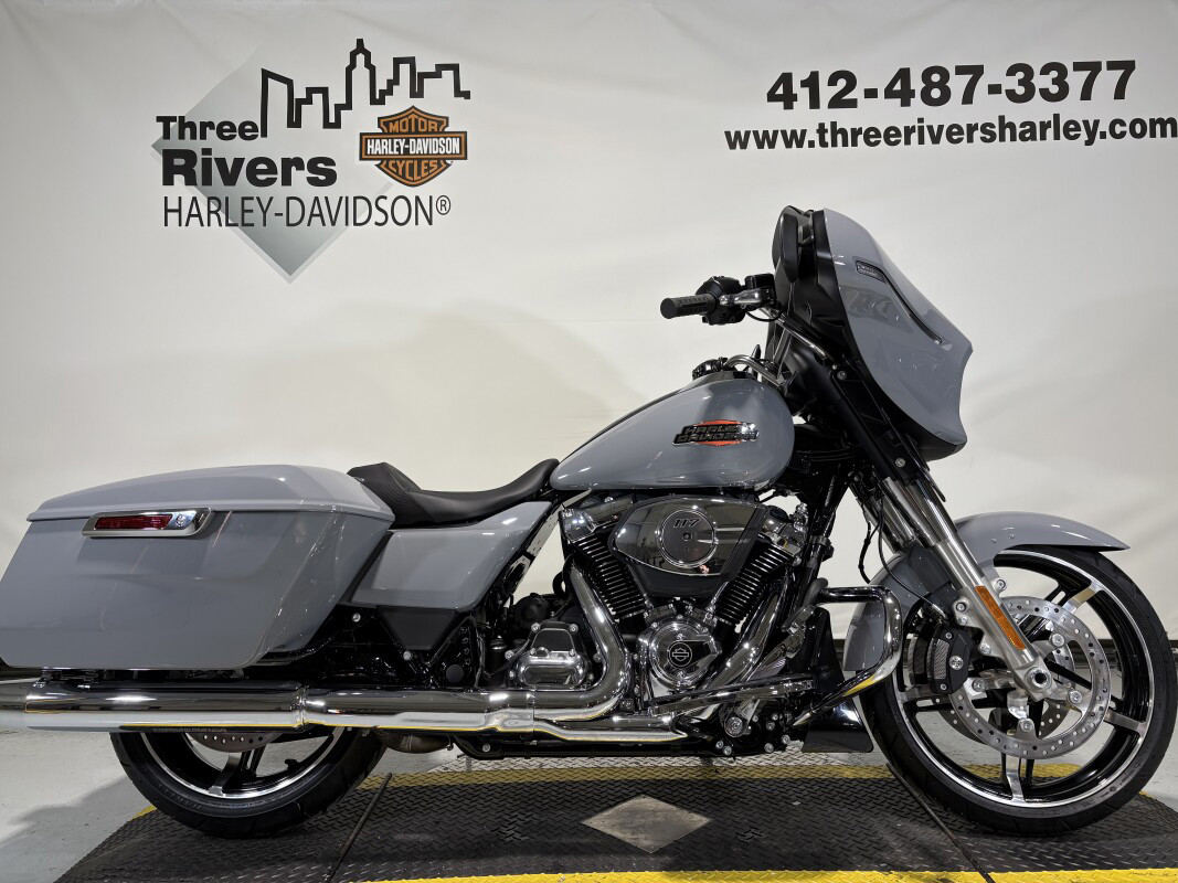 Street Glide®
