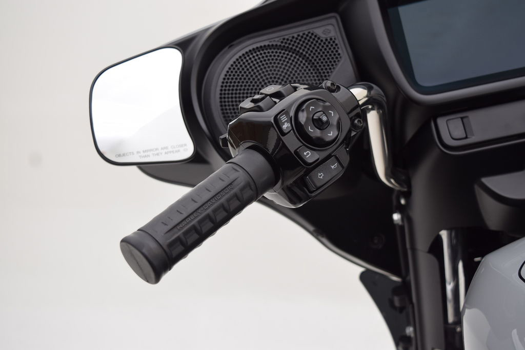 Street Glide®