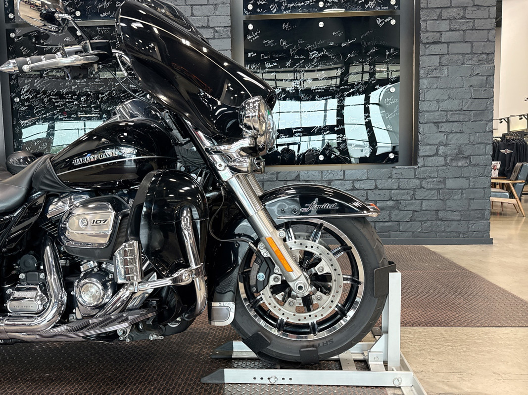 Electra Glide® Ultra Limited® Low