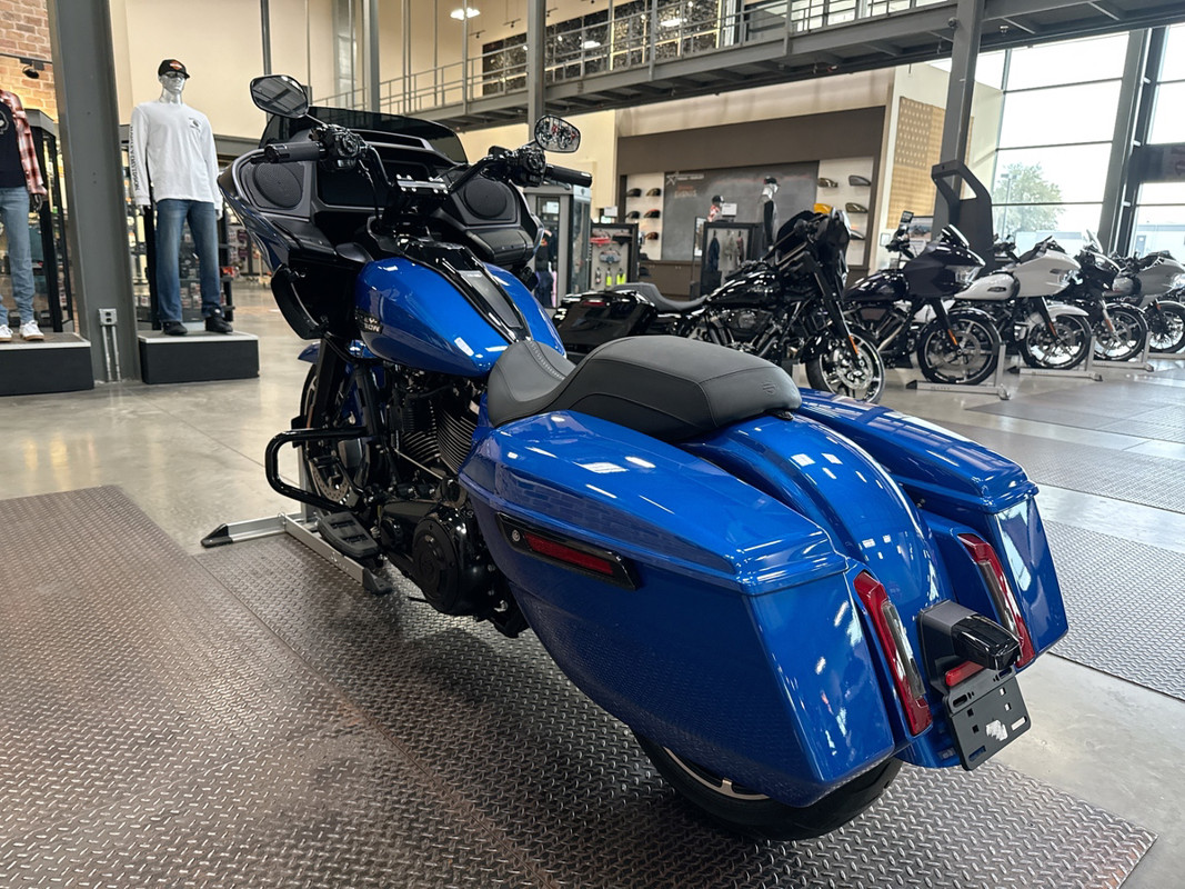 Road Glide®