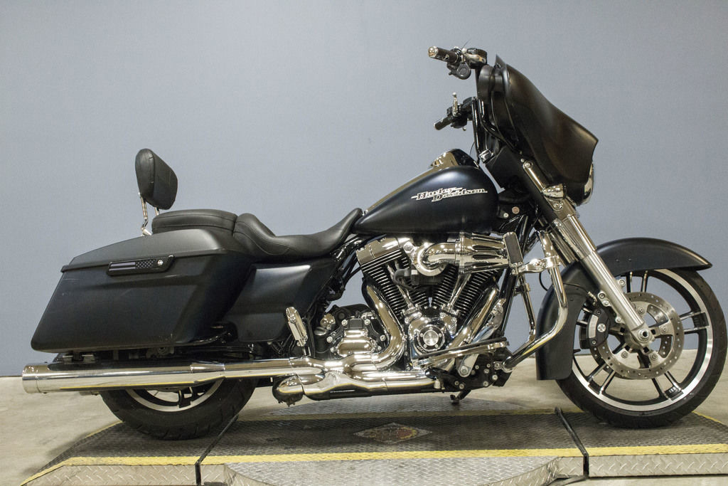 Street Glide®