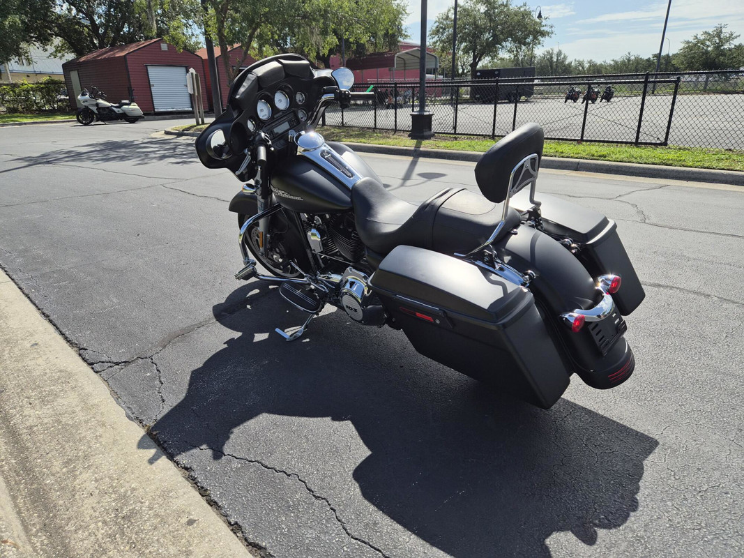 Street Glide®