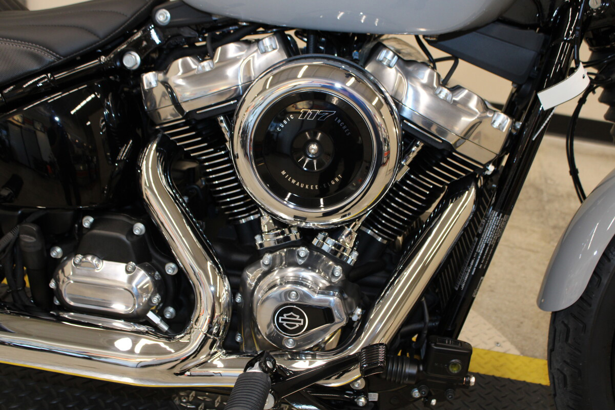 Street Bob®