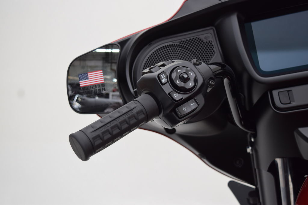 Street Glide®