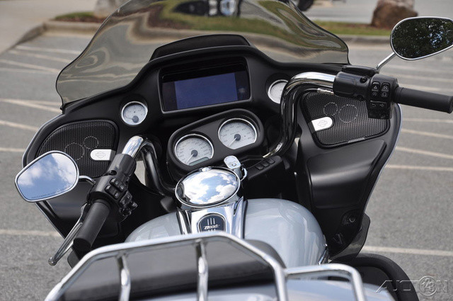 Road Glide®