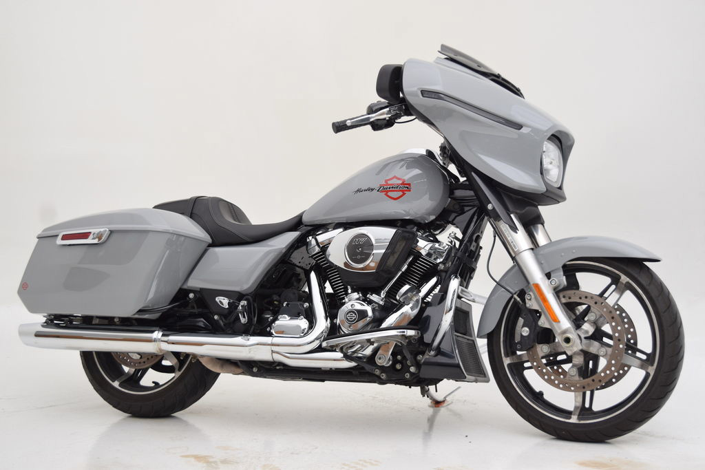 Street Glide®