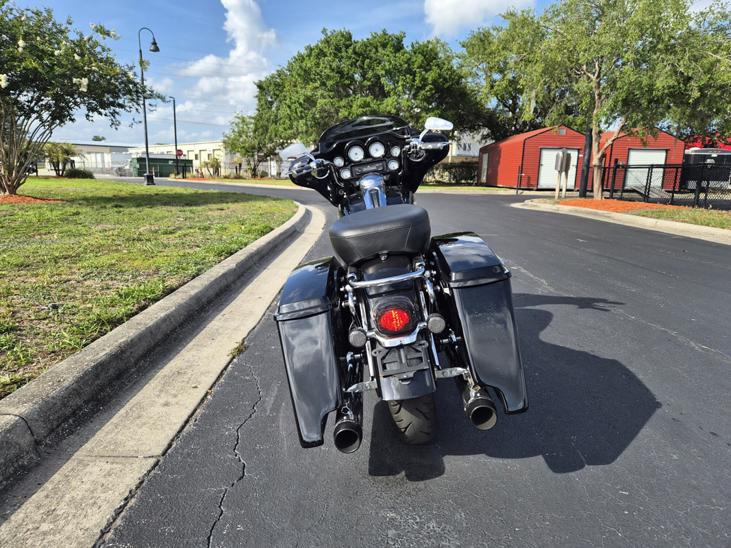 Street Glide®