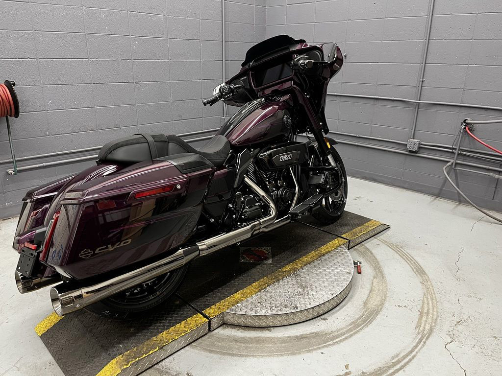 CVO® Street Glide®