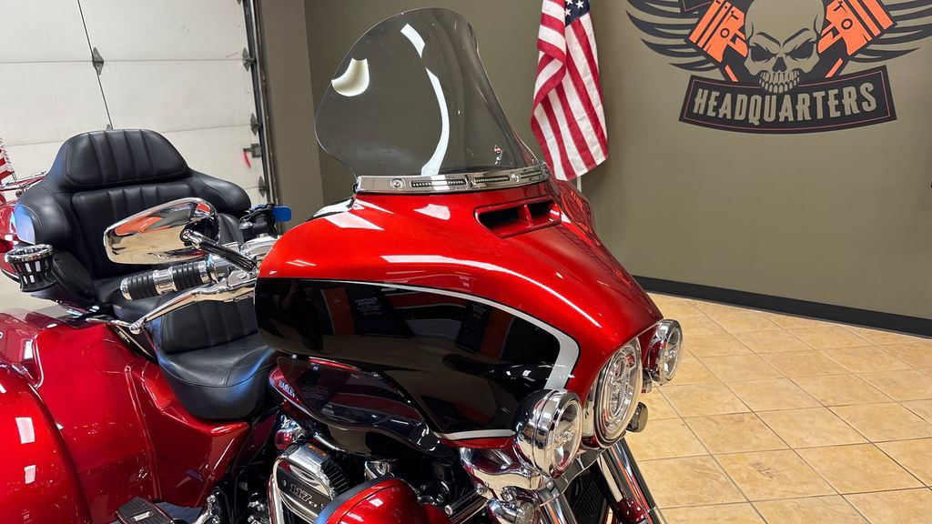 CVO® Tri Glide® Ultra
