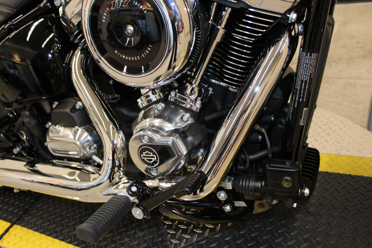 Street Bob®