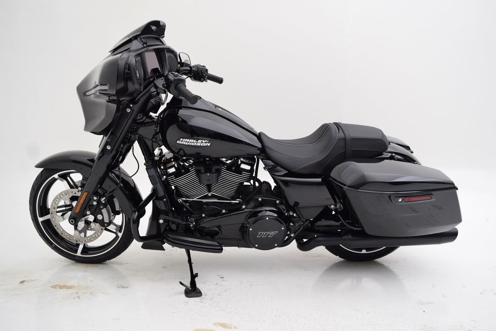 Street Glide®