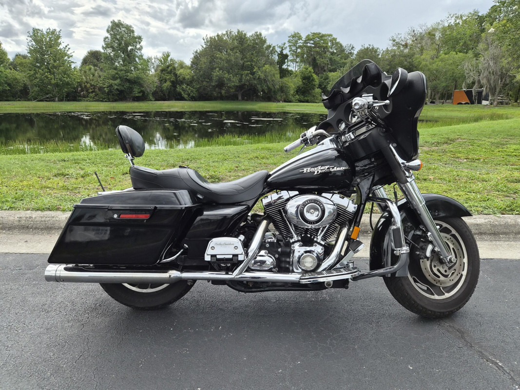 Street Glide®