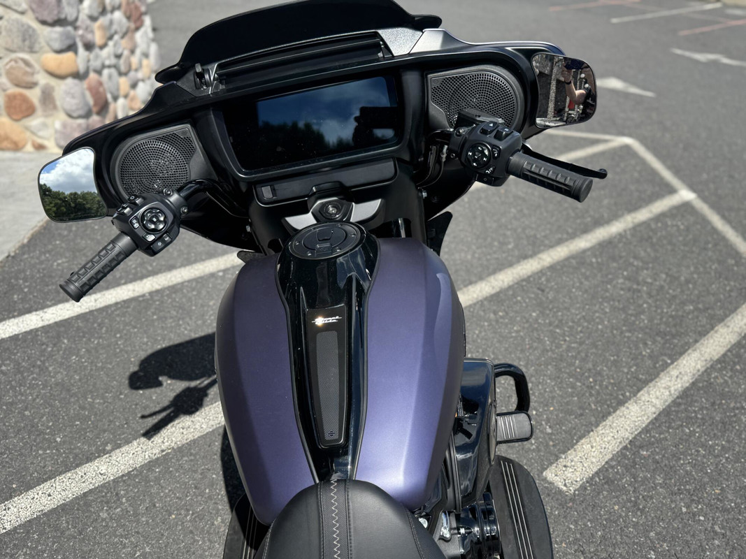 Street Glide®