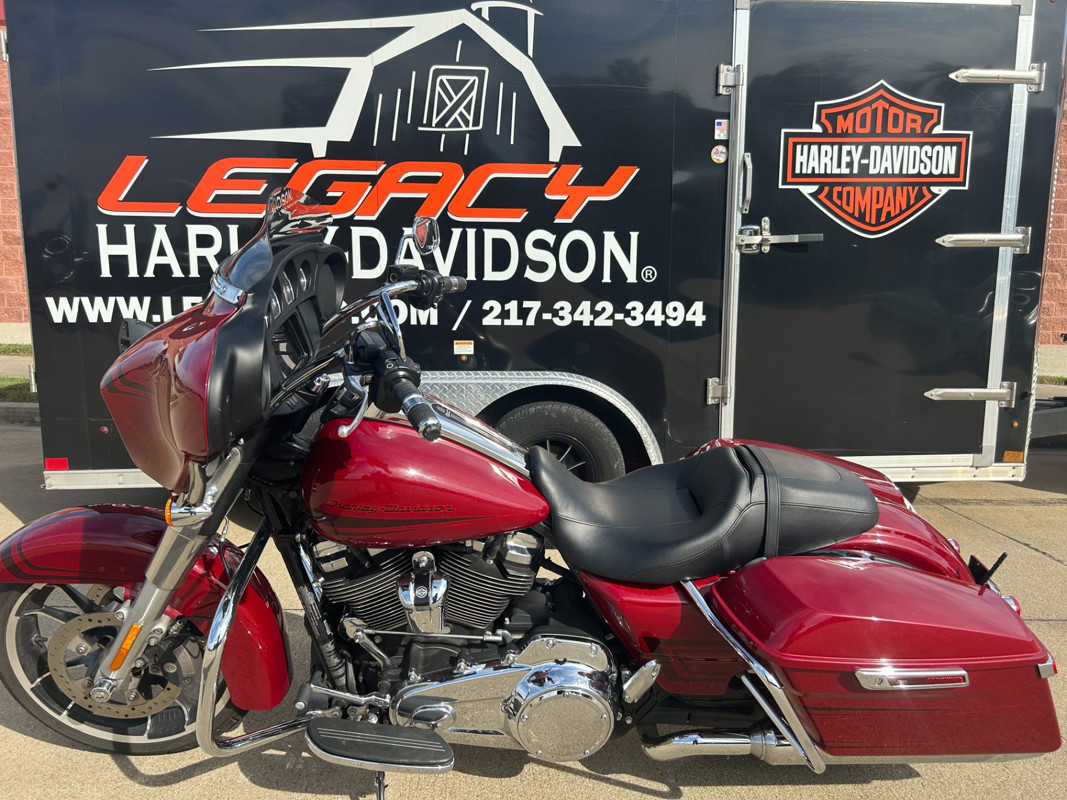 Street Glide®