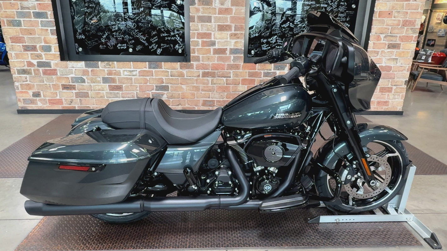 Street Glide®