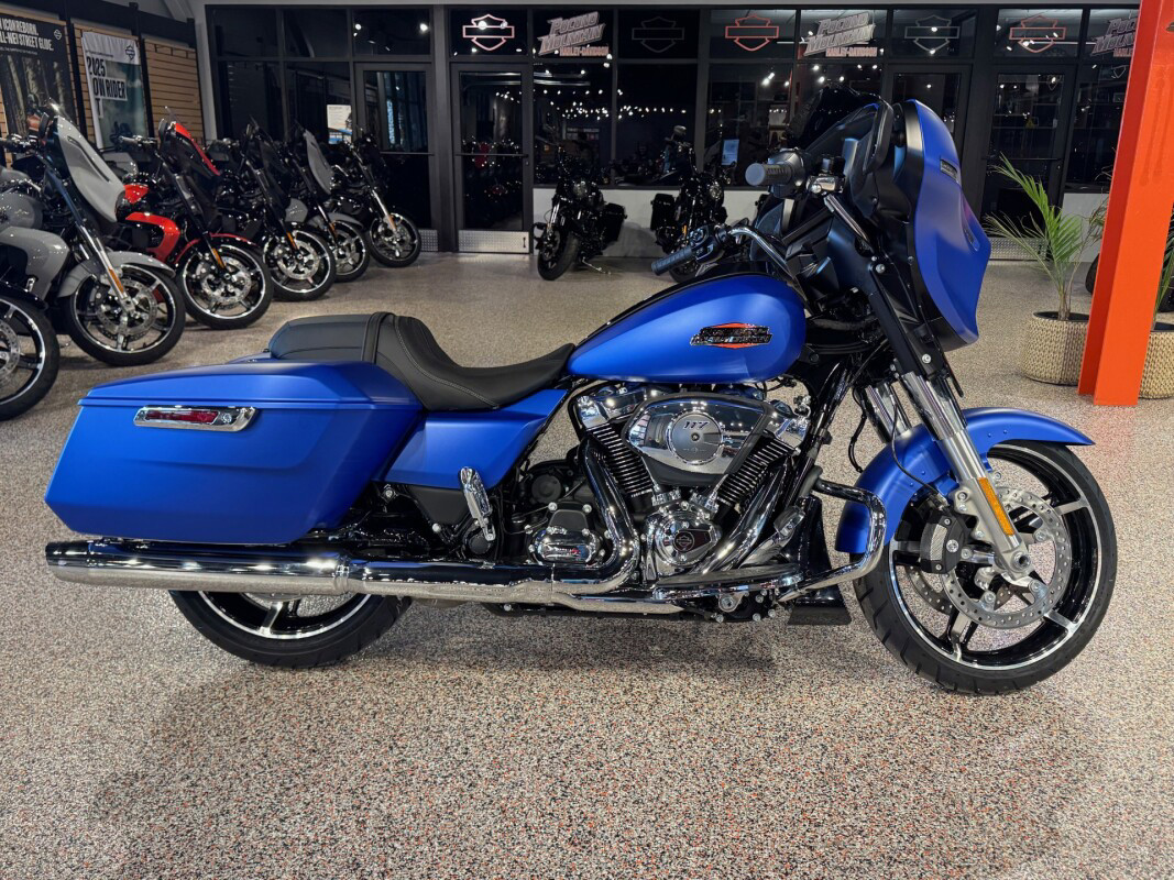 Street Glide®