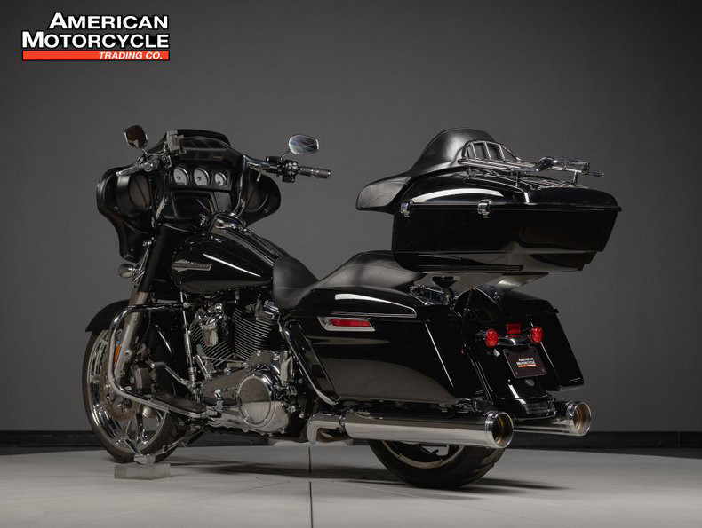 Street Glide®