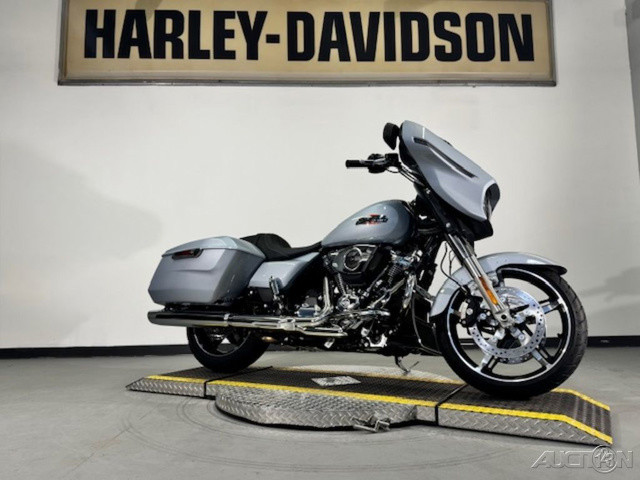 Street Glide®
