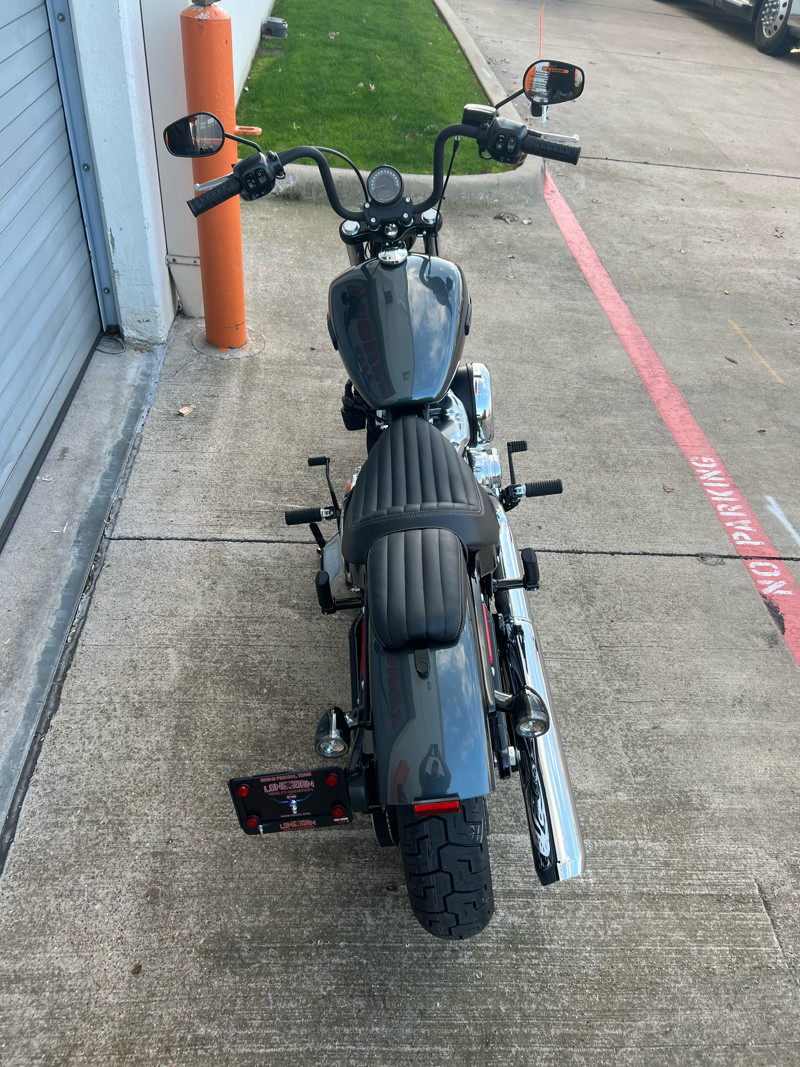 Street Bob®