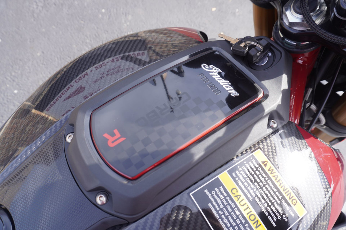 FTR R Carbon