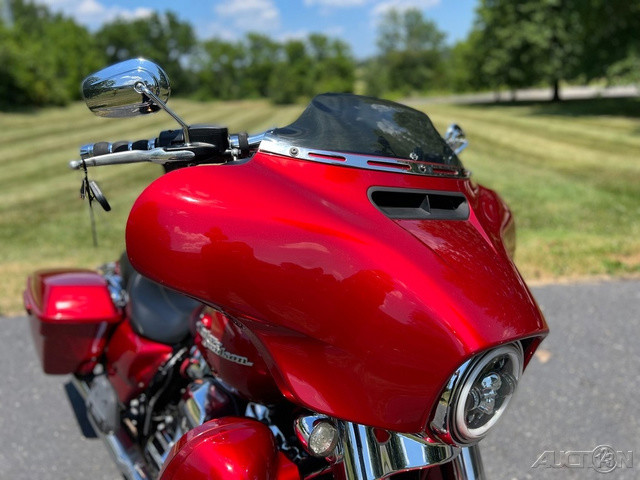 Street Glide®
