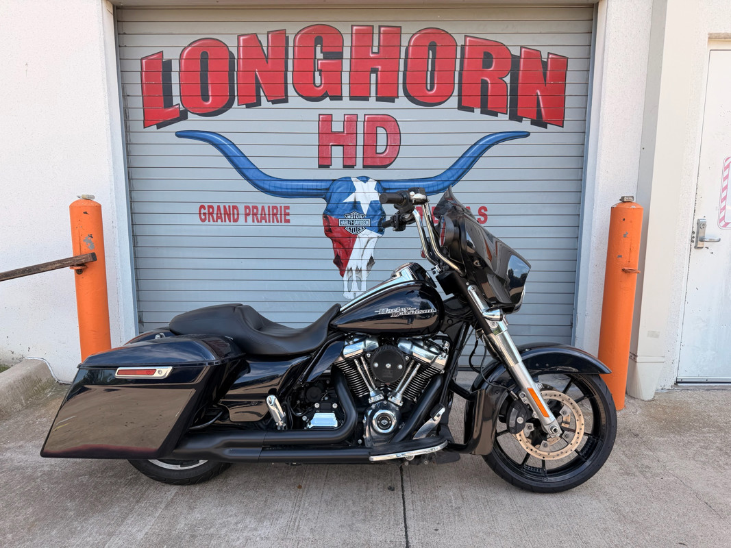Street Glide®