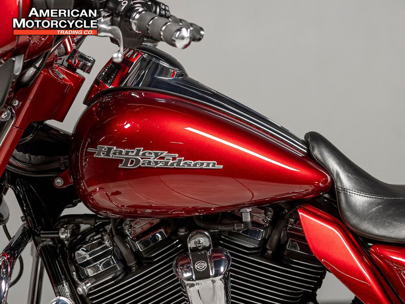 Street Glide®