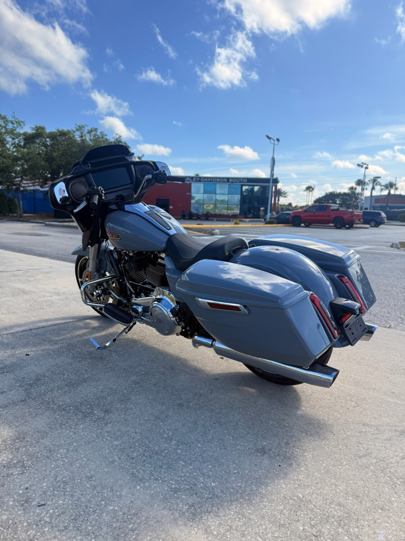 Street Glide®