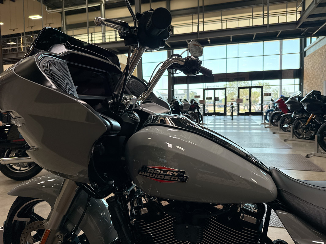 Road Glide®