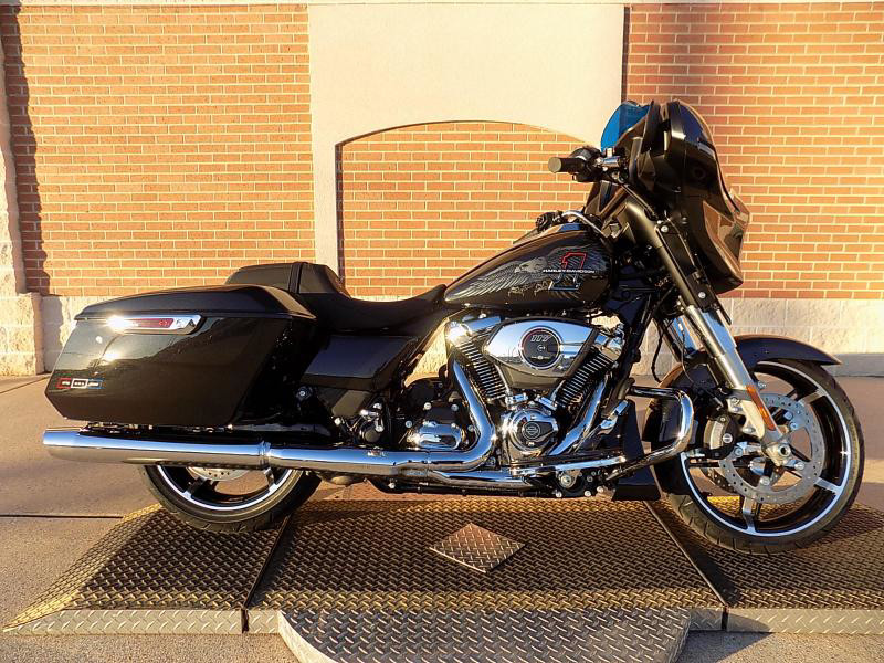 Street Glide®