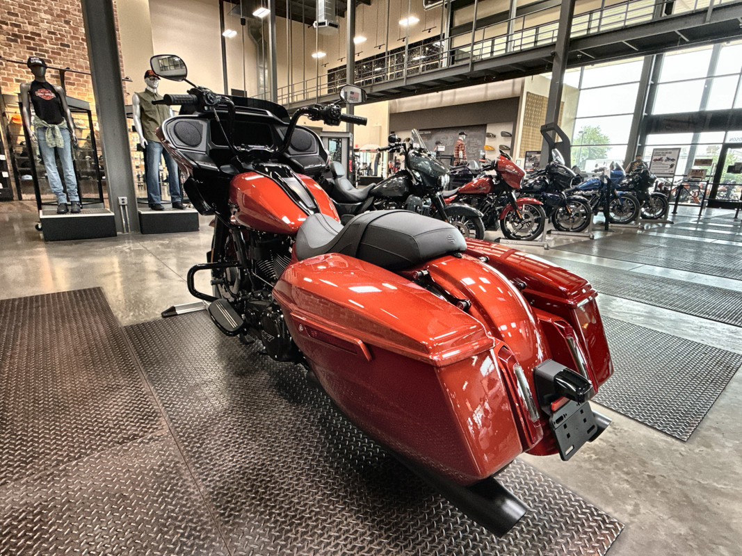 Road Glide®